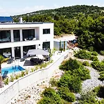 Hills - West * Primošten