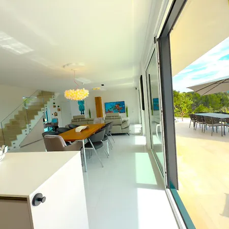 Hills - West Villa
