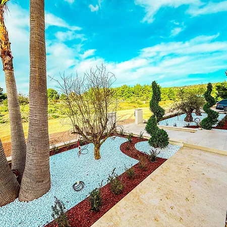 Hills West - Branded Luxury