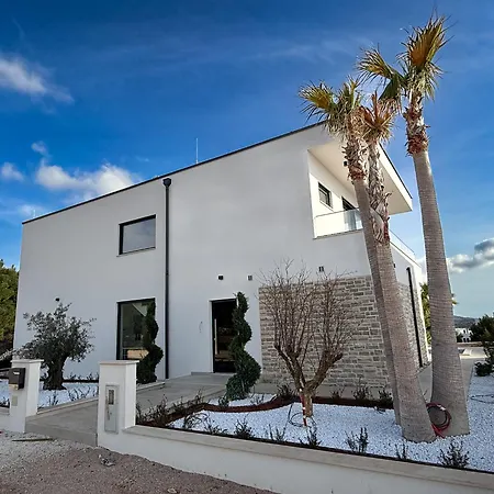 Hills - West * Primošten