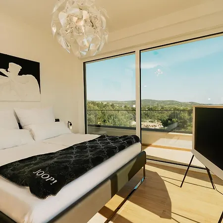 Hills - West Villa
