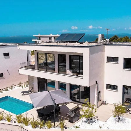 Hills - West Primosten