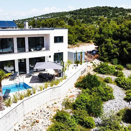 Hills - West * Primošten