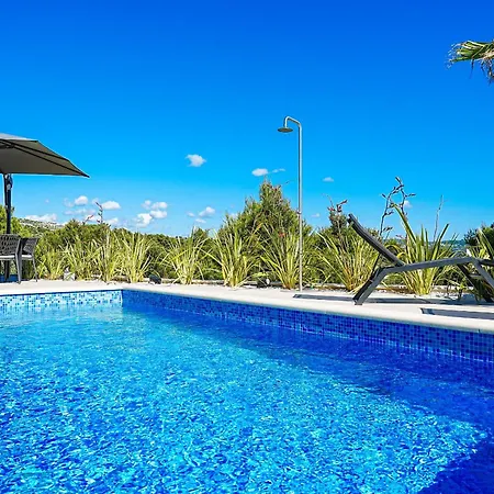 Hills West - Branded Luxury *