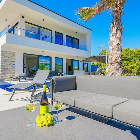 Villa Hills - West