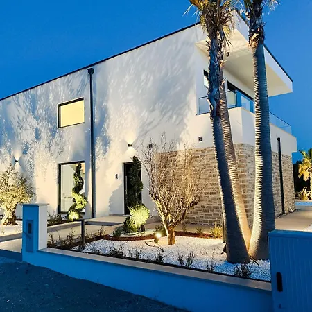 Hills - West Villa *