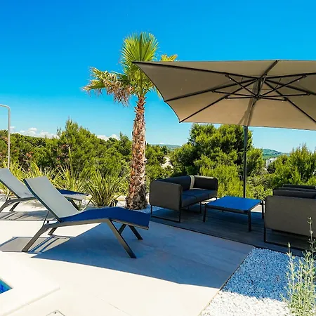 Hills West - Branded Luxury *