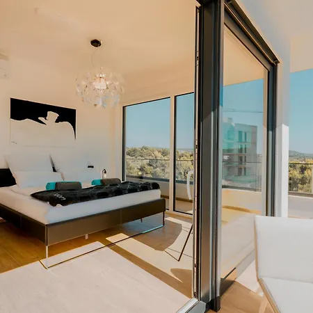 Hills West - Branded Luxury Villa