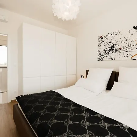 Villa Hills West - Branded Luxury *