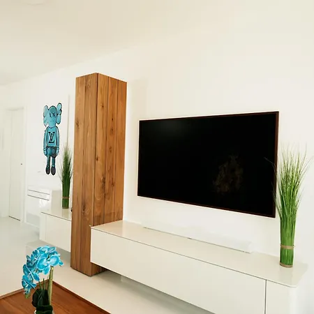 Hills West - Branded Luxury