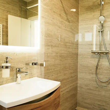 Villa Hills West - Branded Luxury *