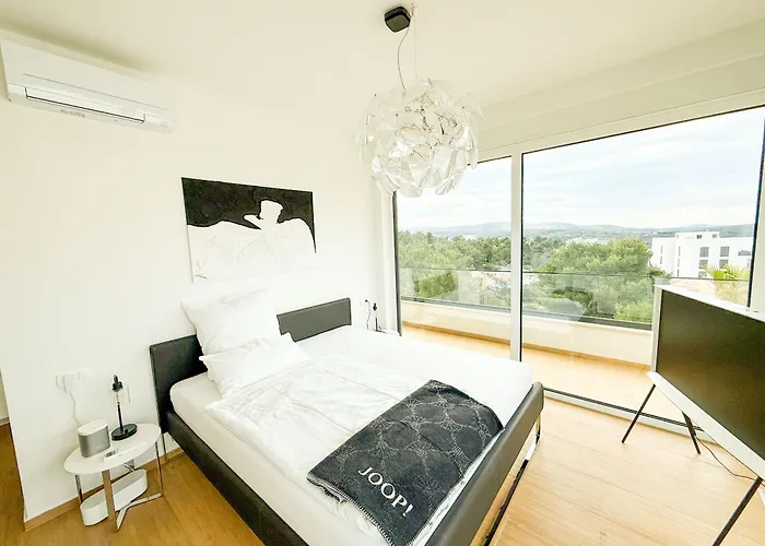 Hills - West * Primošten