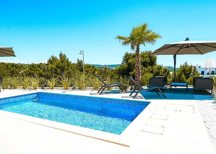 Hills - West * Primošten