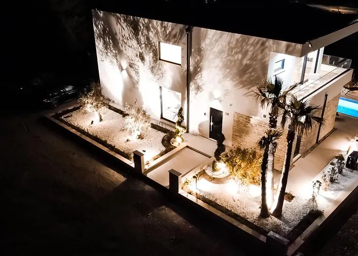 Hills - West Villa *