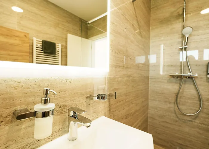 Hills - West * 프리모스턴