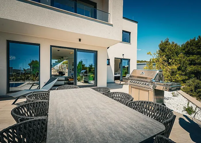 Hills - West Primošten