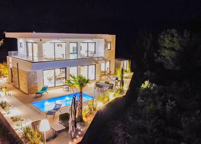 Hills - West Villa *