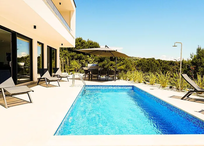 Hills - West Primošten